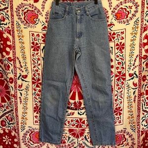 Vintage High Rise Light Blue Riders by Lee Jeans! 🦋👖
